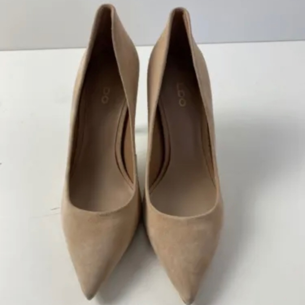 ALDO Beige Suede Pointed Toe Slip On High Heels Women’s Size 6